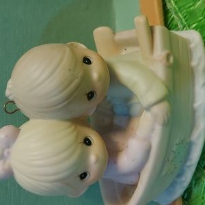 Precious Moments figurine, Friends Never Drift Apart